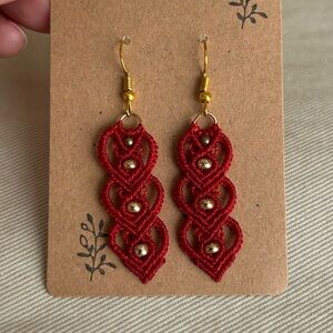 New maroon macrame heart earrings ♥️